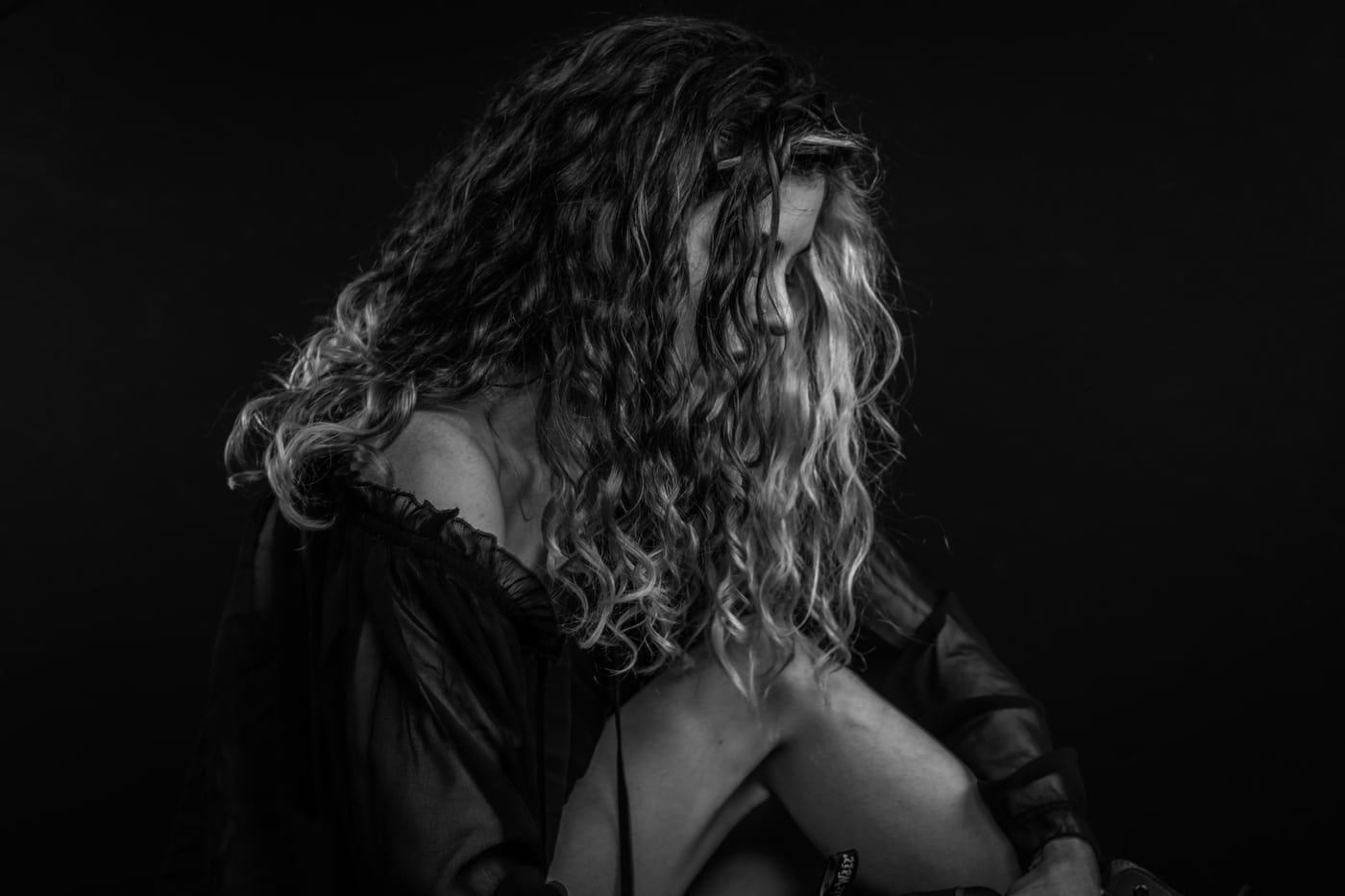 B&W artistic figure, moody (APPROVAL: artistic nude).